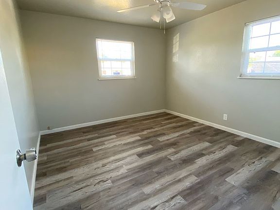 4th image of 4332 45th Ave