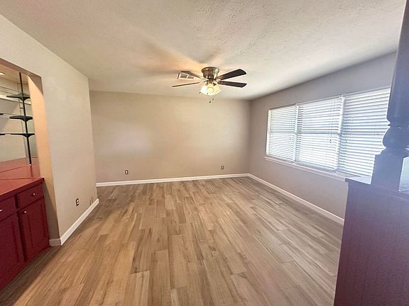 2nd image of 3223 Cimmaron Ave