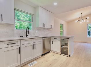908 S Larkspur Ln, Bloomington, IN 47403