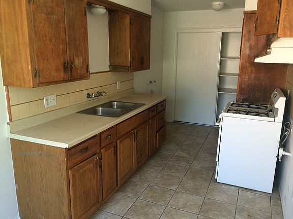 5th image of 225 NW 2nd Ave