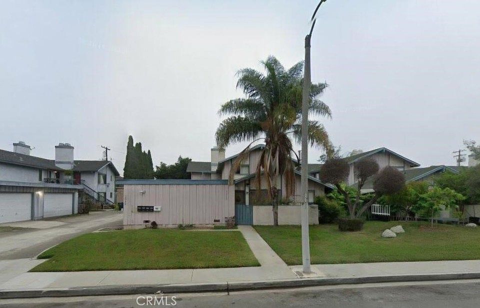 1st image of 12920 Sycamore St