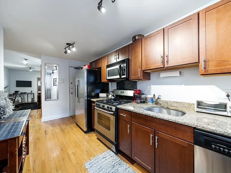63 Jefferson St #4 — Photo 12