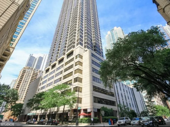 30 E Huron St, Chicago, IL