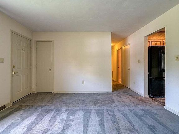 3rd image of 306 Highfield Rd