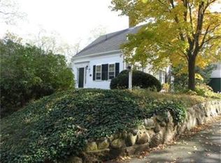 12 Willow St, Barnstable, MA 02630