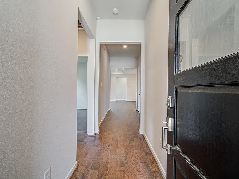 21118 Vancherry Dr — Photo 2