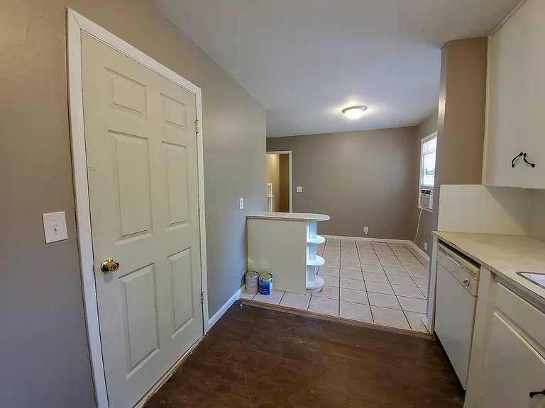 519 E Anna St — Photo 9