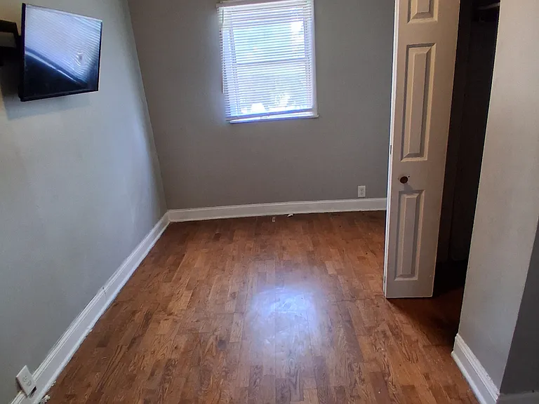 2949 Ruth St — Photo 10