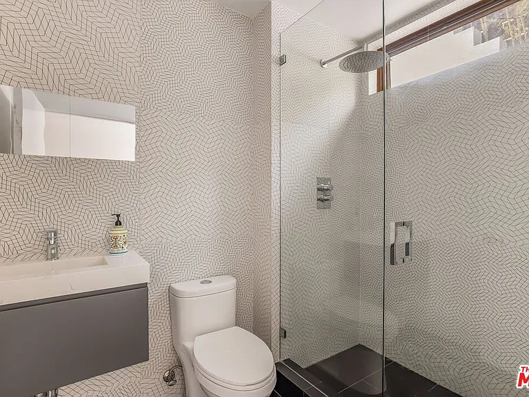 12443 W Sunset Blvd — Photo 27