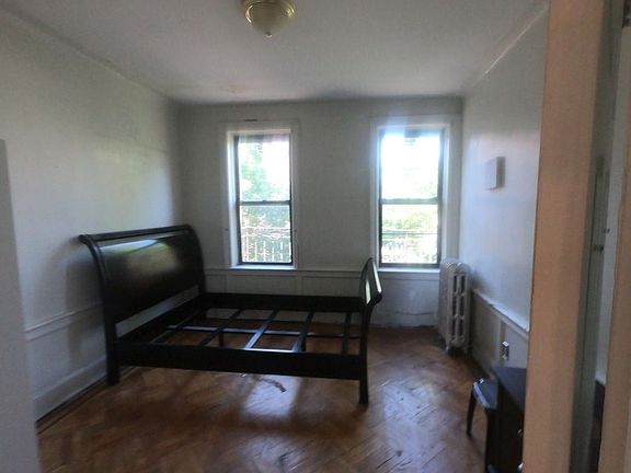 3rd image of 487 Montgomery St APT 3L
