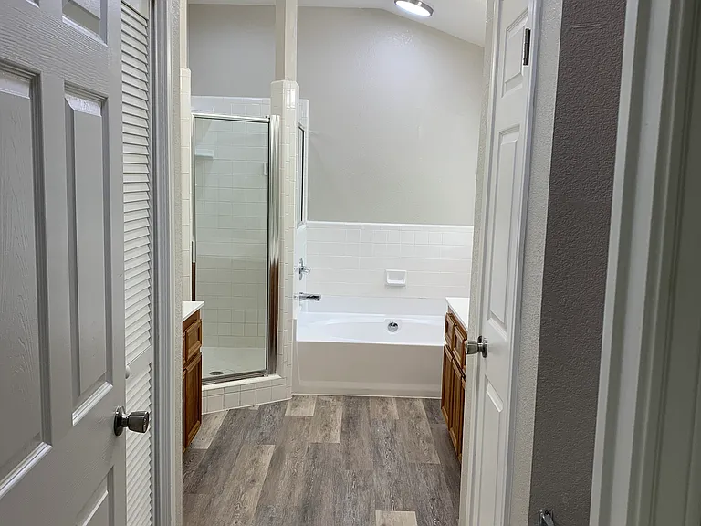 1312 W Avenue D — Photo 12