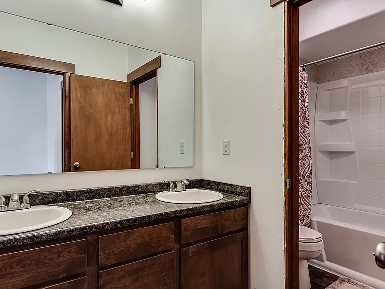1815 S Blake Rd — Photo 5