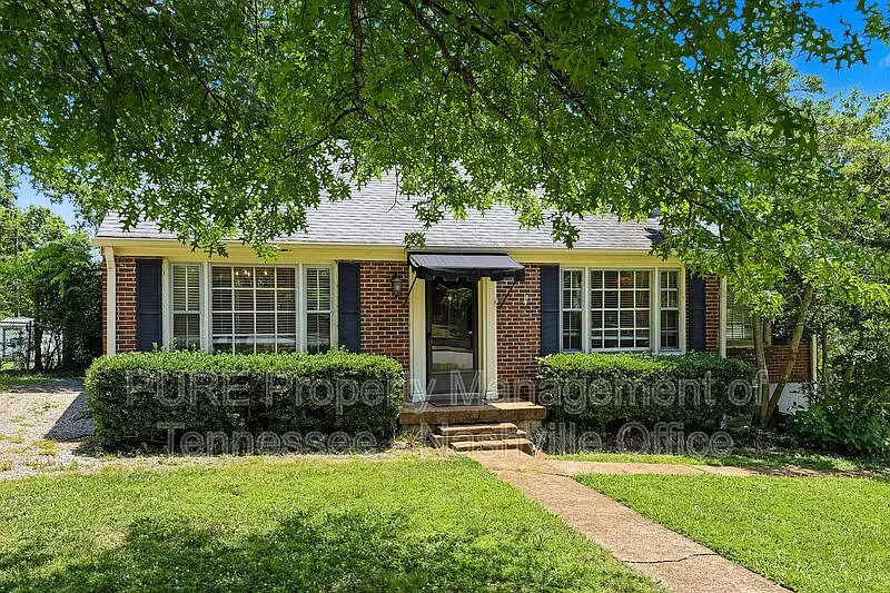 3 bed, 2.0 bath, 1654 sqft, $2,499 — Photo 2