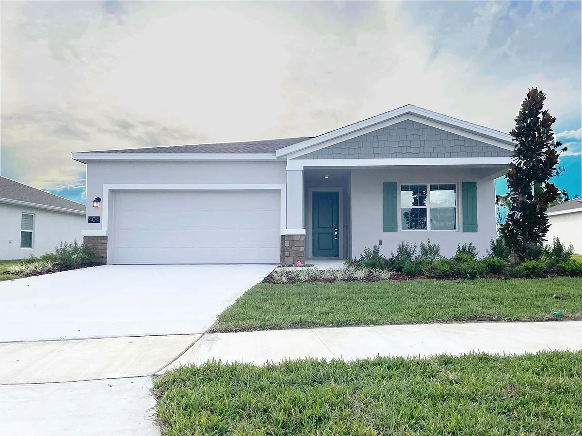 Front house - 404 Three Oaks Dr