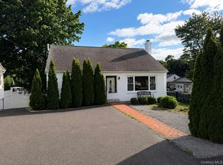 27 Walnut Street, New Windsor, NY 12553
