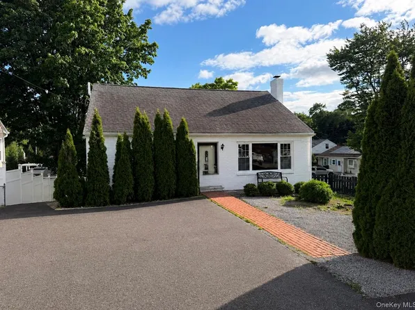 27 Walnut Street, New Windsor, NY 12553