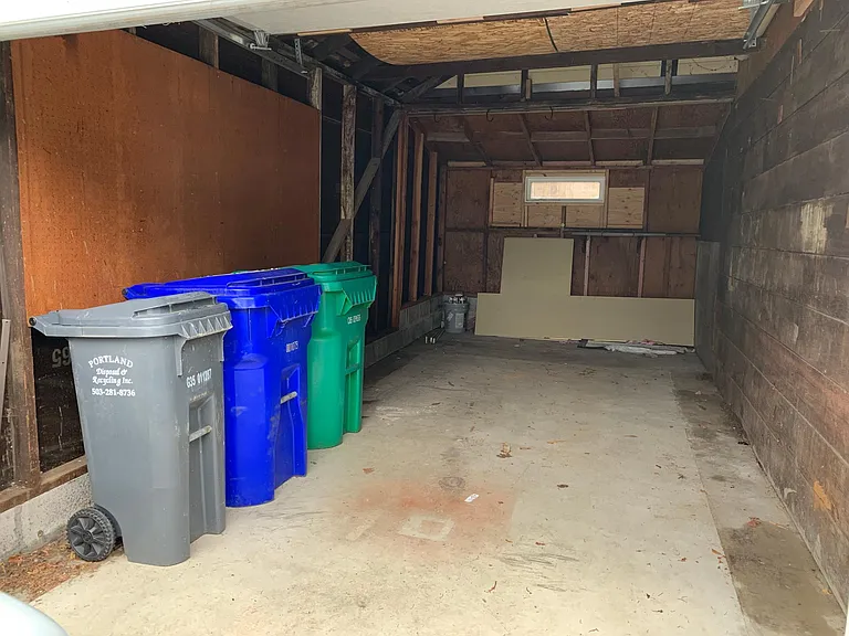 Single car garage