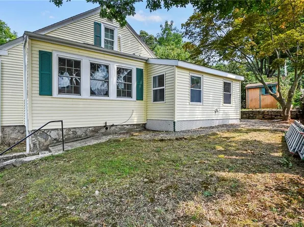 176 Talcott St, Woonsocket, RI 02895