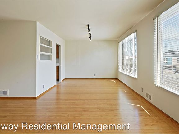 5th image of 1405 38th Ave