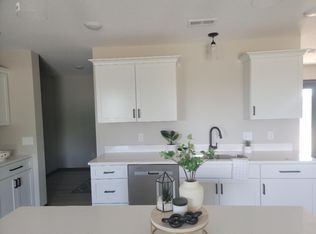 3102 Scotch Ln, Mankato, MN 56001