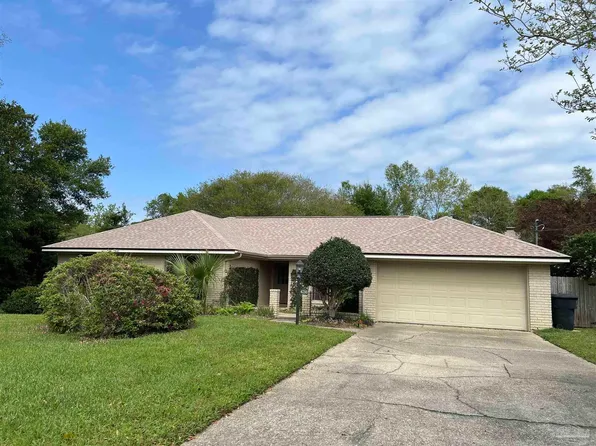 4210 Monteigne Dr, Pensacola, FL 32504