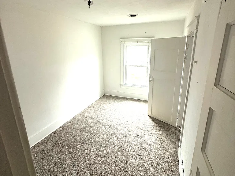 322 Wallace St #2 — Photo 3