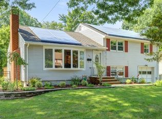 30 Arden Rd, Livingston, NJ 07039