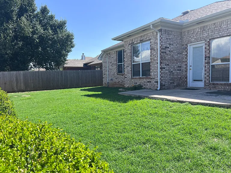 16232 Seminole Dr — Photo 8