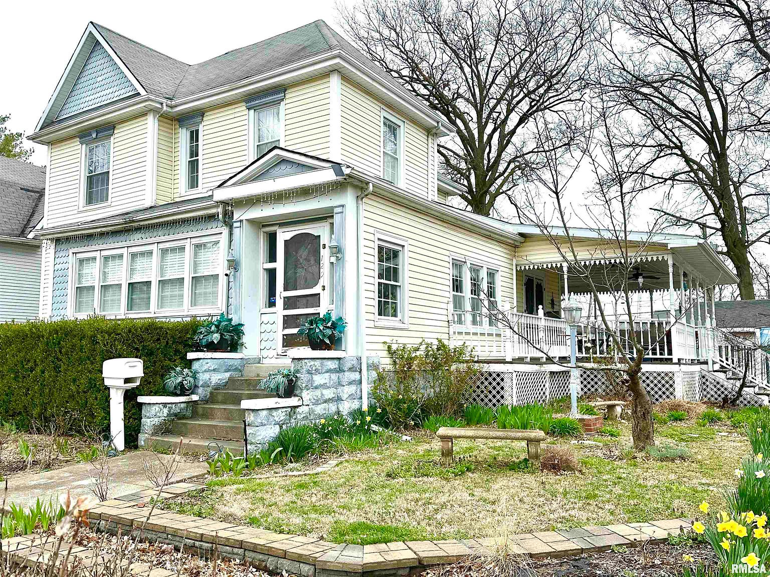 129 N Beech St, Centralia, IL 62801 Zillow