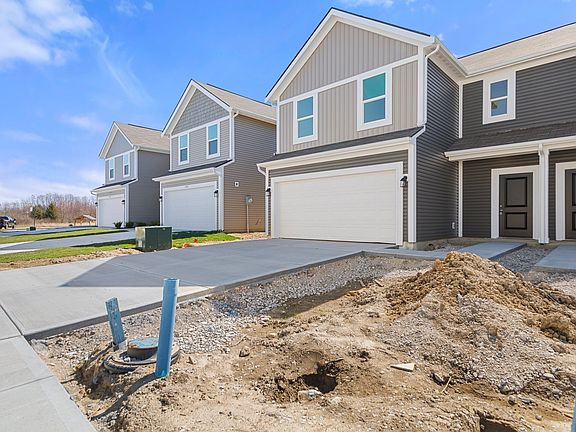 3rd image of 10847 Penwell Way