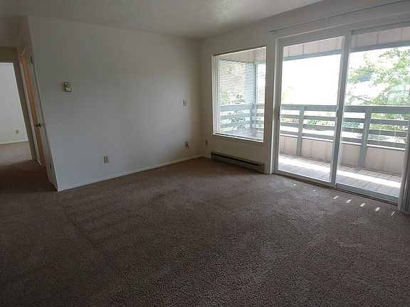 3rd image of 921 SE Klemgard St APT E3