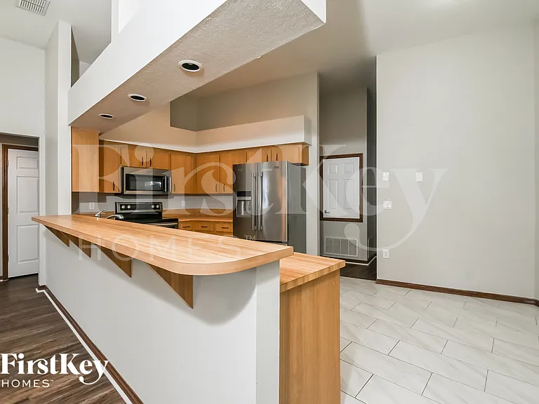 5349 Montserrat Dr — Photo 6