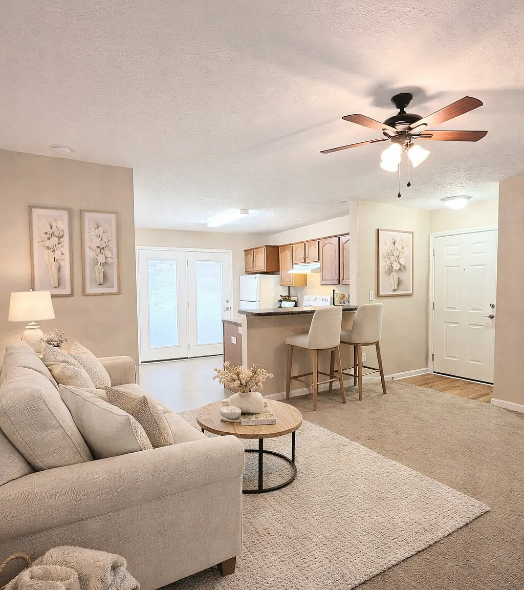 River Breeze North Apartments - 8501-104 — Photo 2