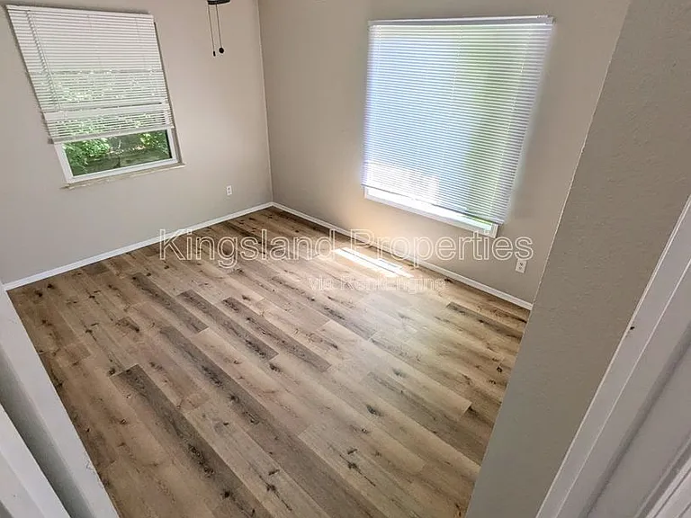 2217 Wendy Way Dr — Photo 7