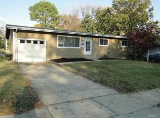 2555 Flamingo Dr, Florissant, MO