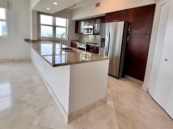 4th image of 19900 E Country Club Dr APT 1102
