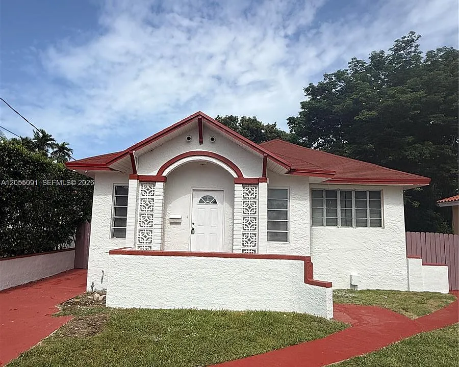 3747 Sheridan Ave