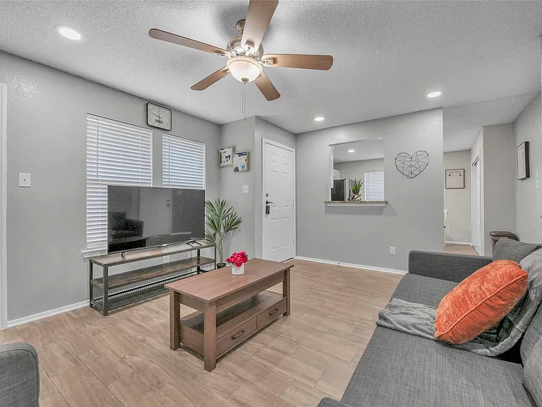 1507 Hollow Tree Blvd — Photo 5