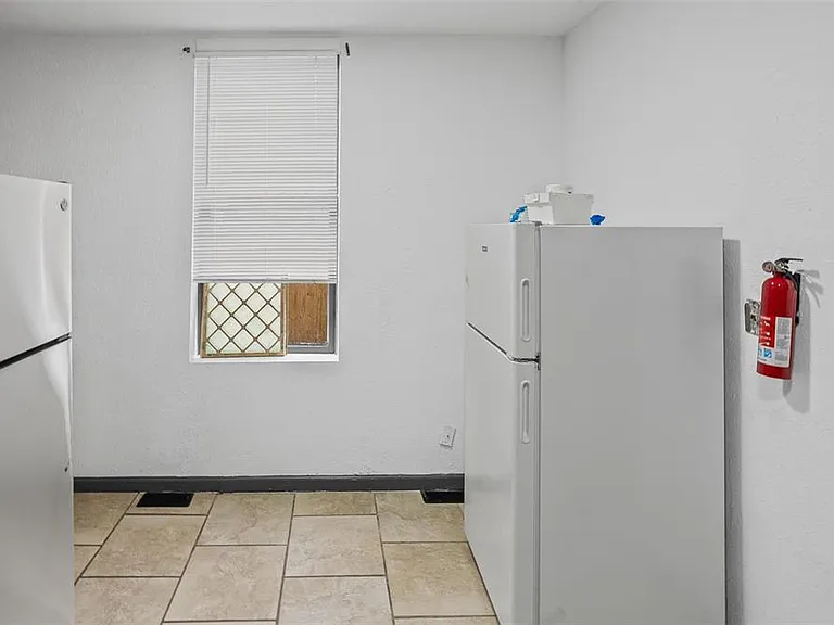 821 Niedringhaus Ave #A — Photo 21