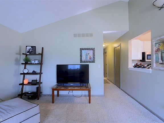 3rd image of 21729 Violet St