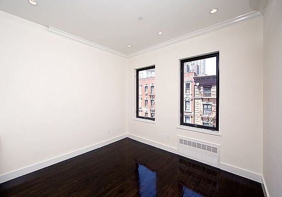 3rd image of 228 E 84th St #5C
