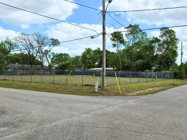 2711 Bois D Arc, Waller, TX 77484