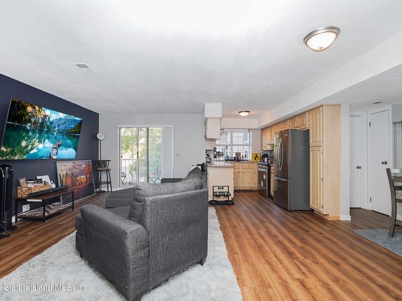 5th image of 85 Elmwood Park Dr APT 60