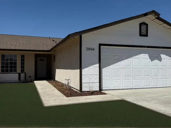 2004 Magdelena Ave, Bakersfield, CA 93307