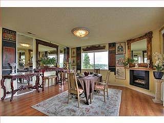 2nd image of 4554 Capitola Ave