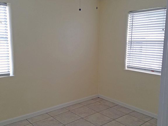 5th image of 1303 W Cypress St