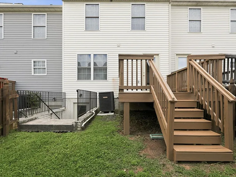 32 Mabel Ln — Photo 34