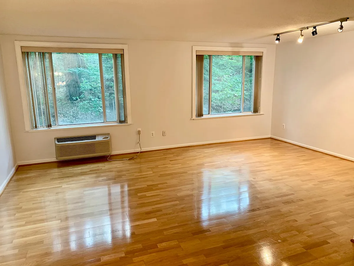 Building Photo - 1730 Arlington Blvd #204