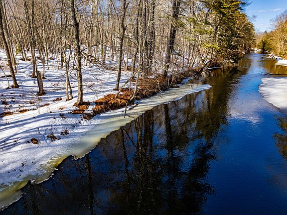 2nd image of 61B Suncook Valley Road