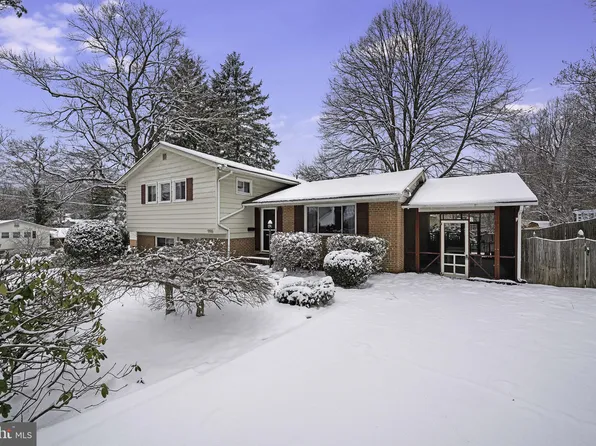 9916 Colony Rd, Fairfax, VA 22030